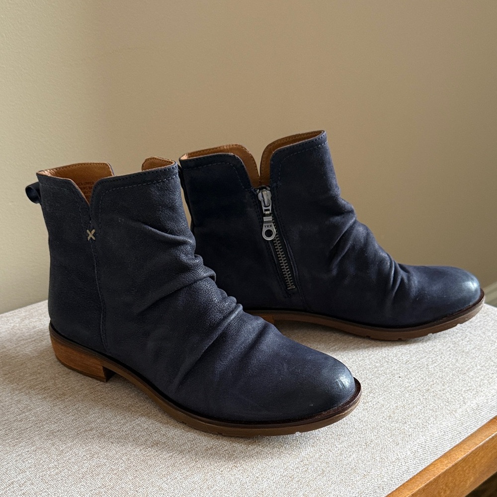 Sofft Women's Black Ankle Boots
